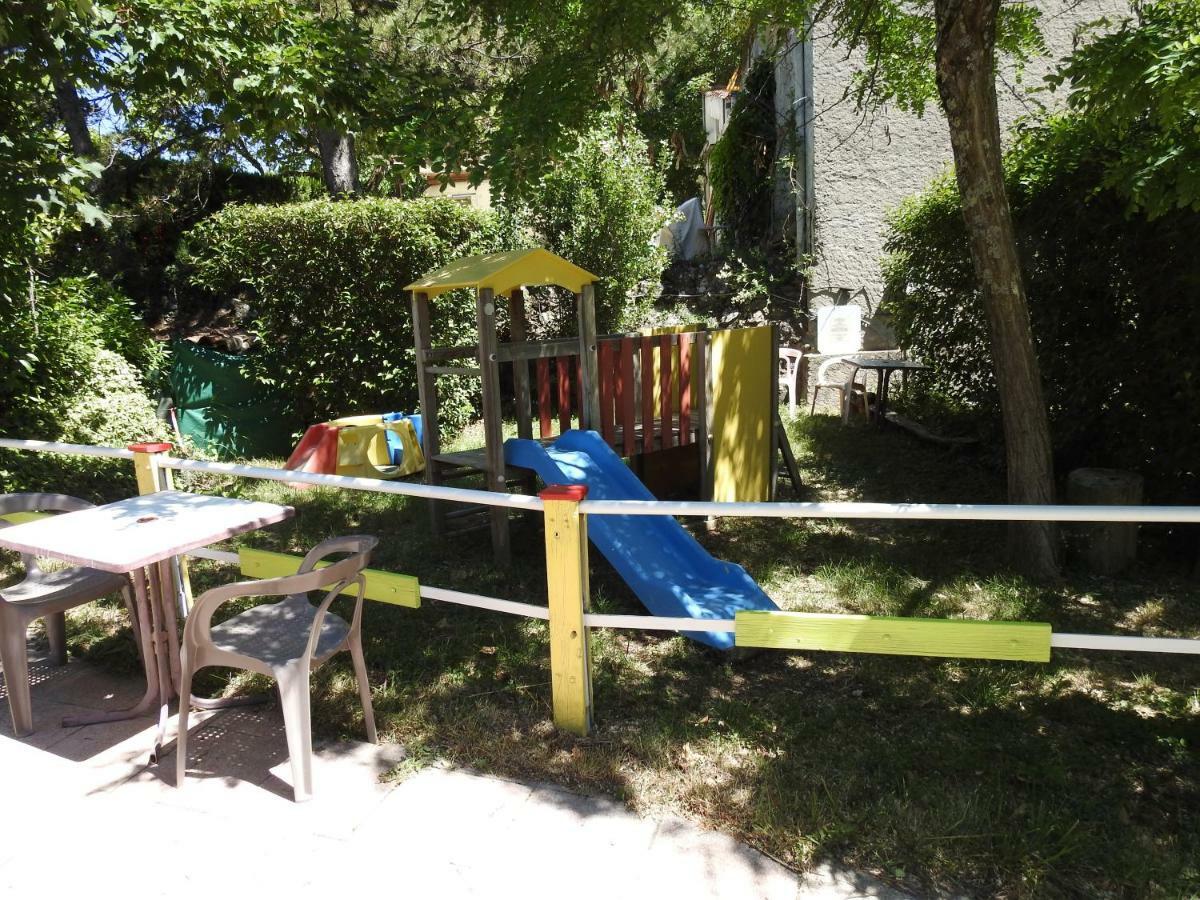 Camping Les Lavandes Darbres Buitenkant foto